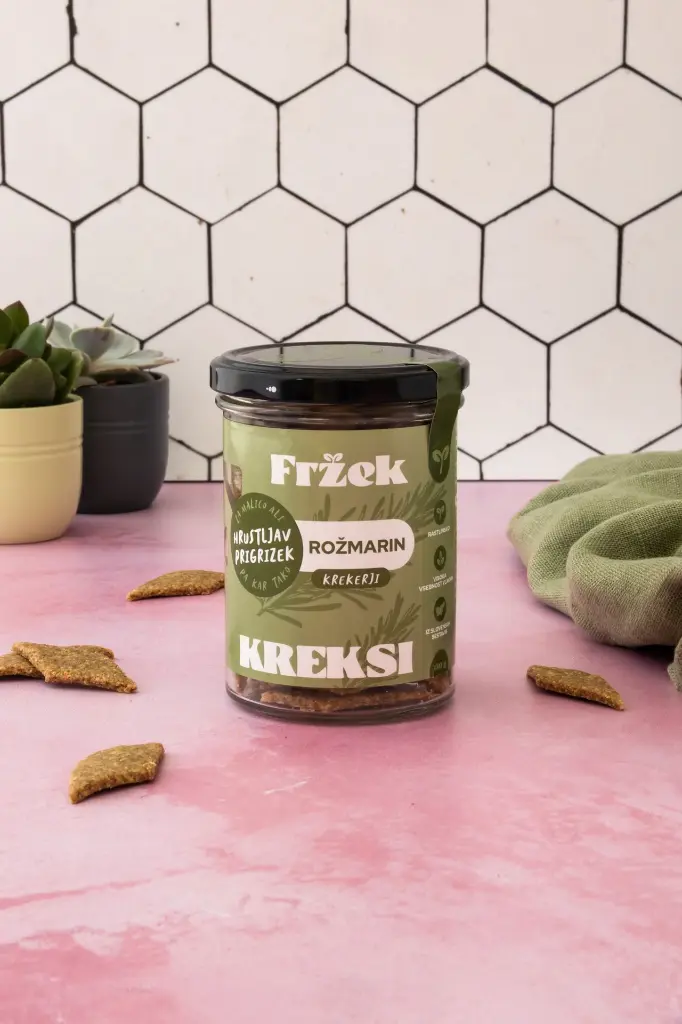 06 Fržek Kreksi rožmarin pisana.webp